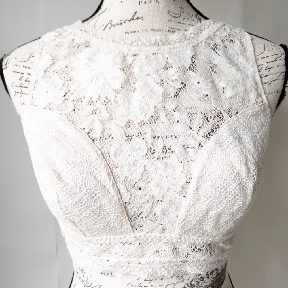 Victoria Secret White Lace Sleeveless Top L